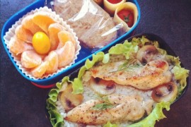 Рецепт бенто №60. Рис и курица, овощи и цитрусовый «цветок»