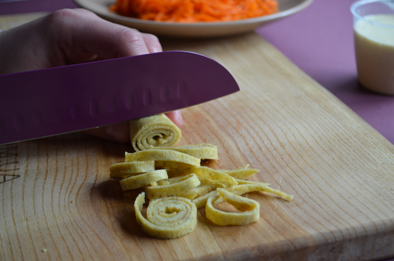 рецепт салата с омлетом